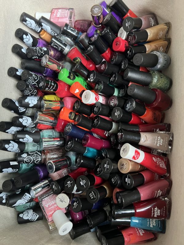 Nail polish box